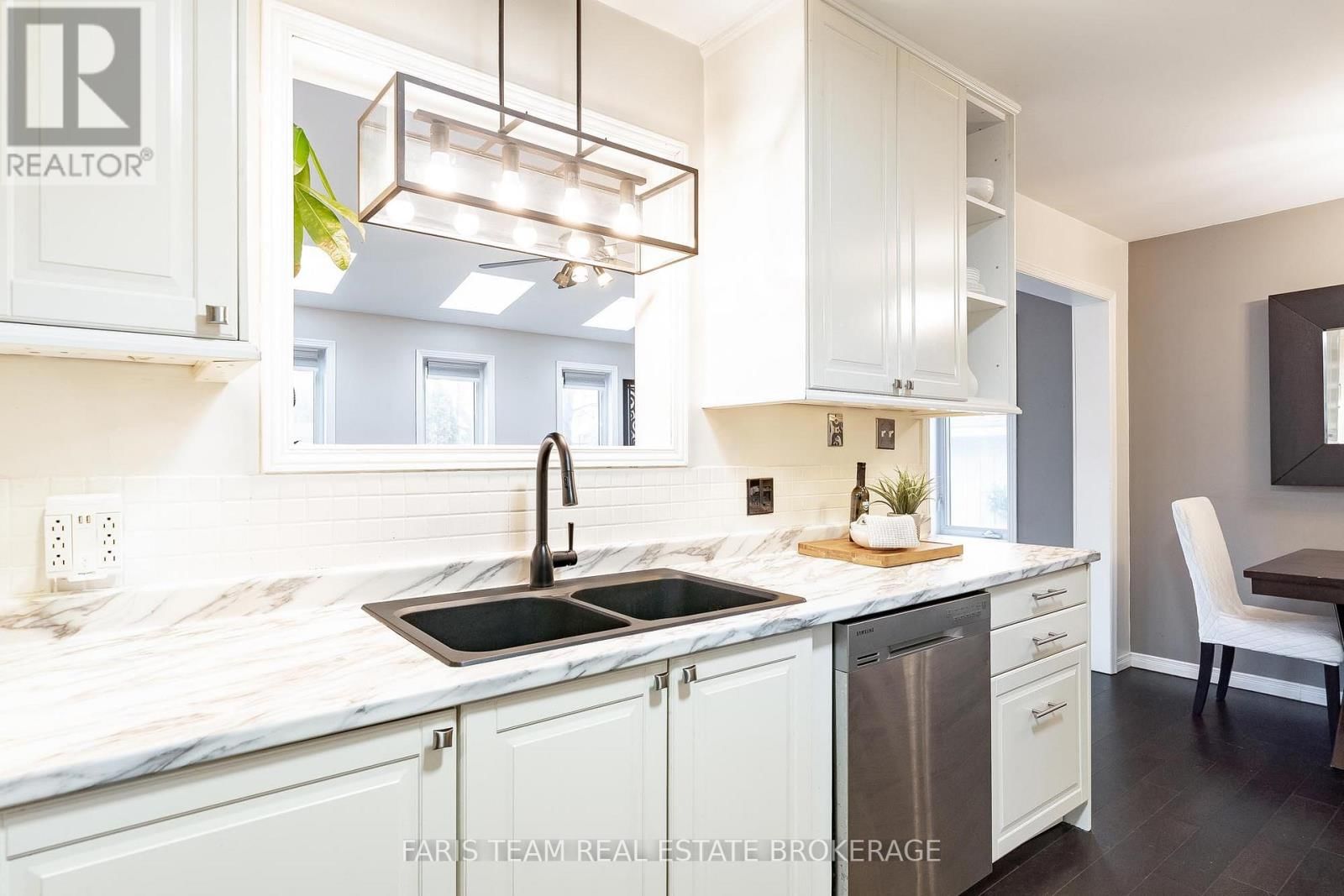 44 REGENT STREET Image 7