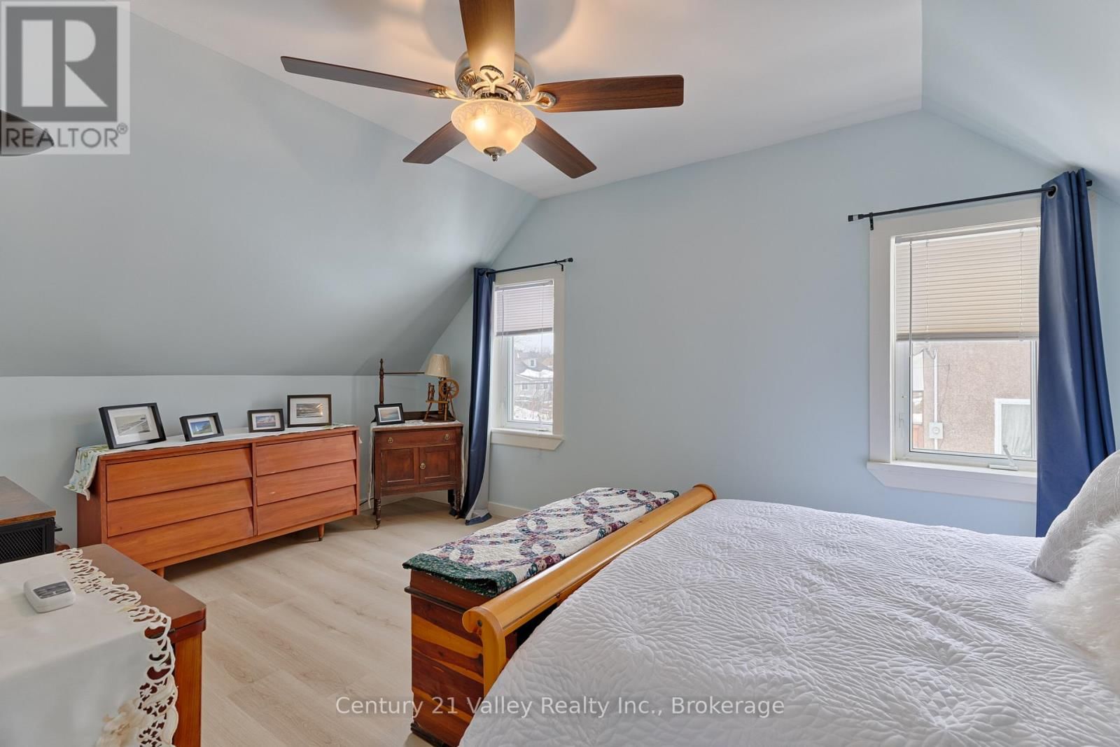 82 BONNECHERE STREET EAST Image 26