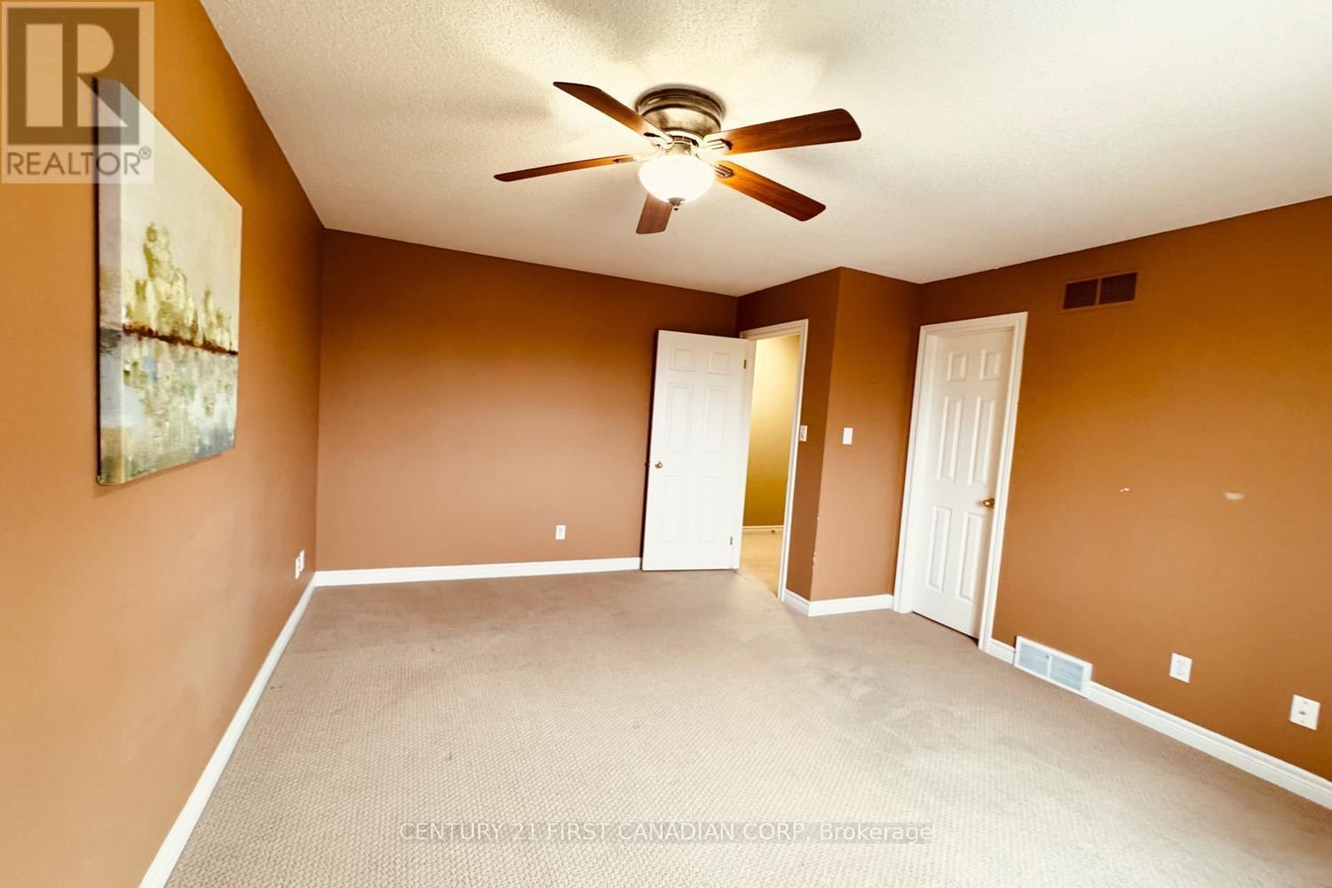 1836 HAYCOCK PLACE Image 21