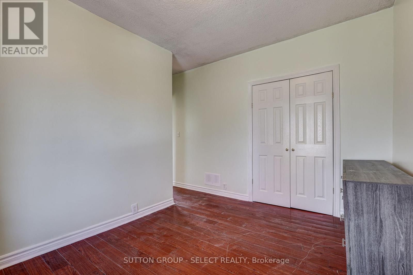 471 BURBROOK PLACE Image 20