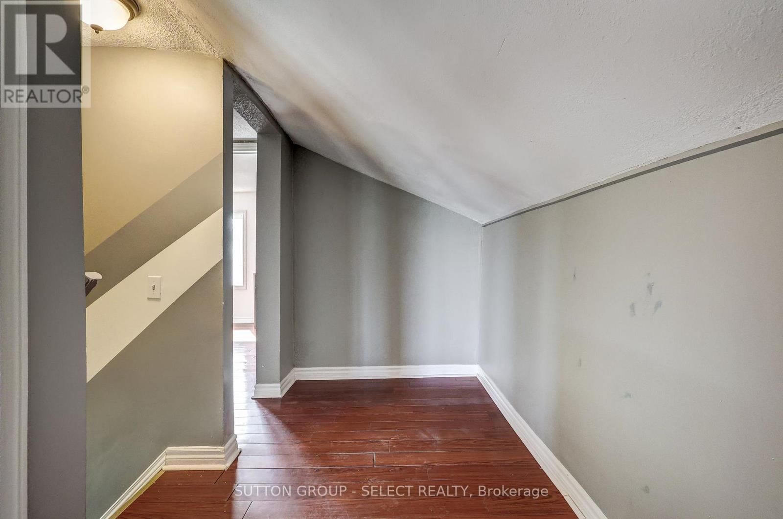 471 BURBROOK PLACE Image 23