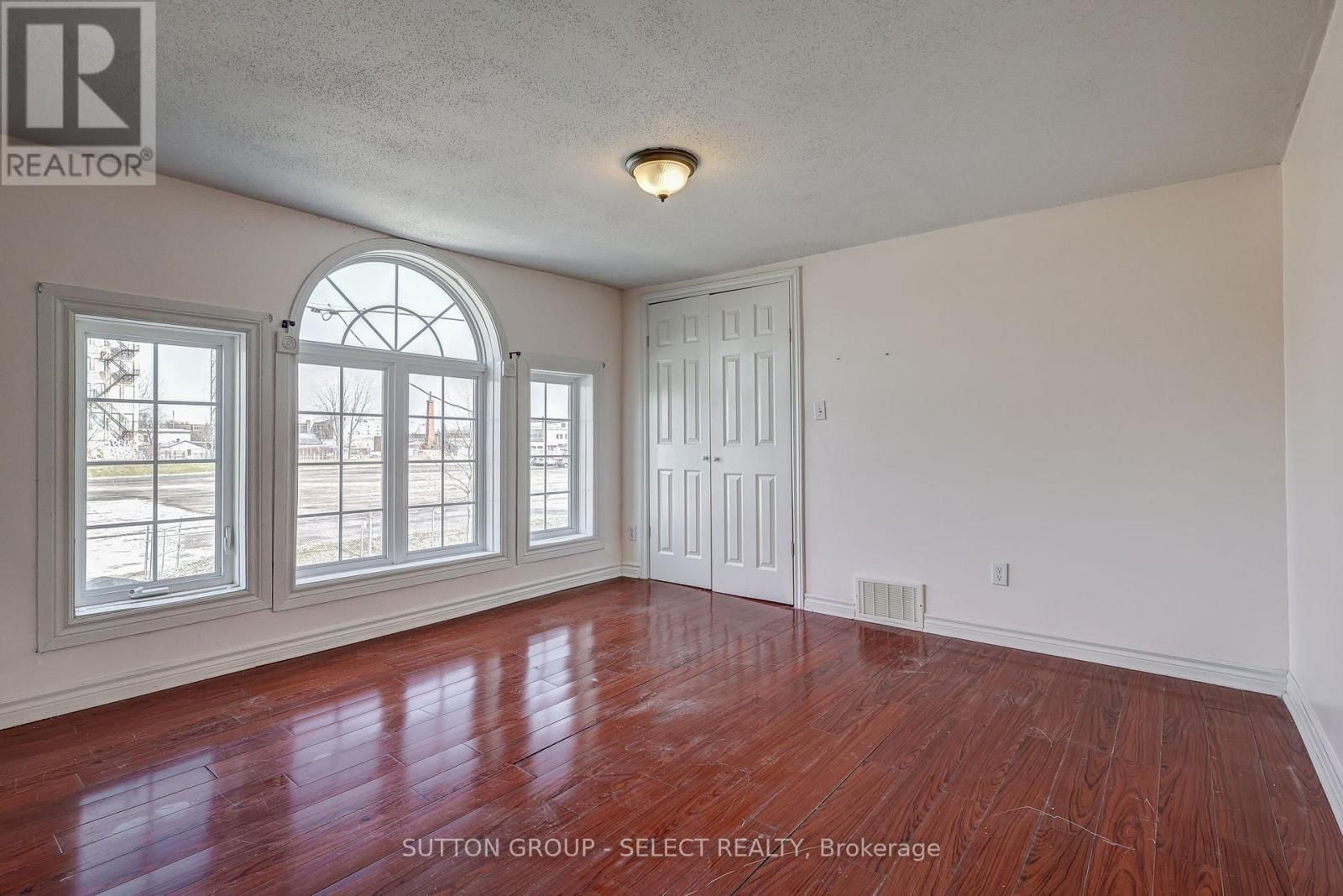 471 BURBROOK PLACE Image 24