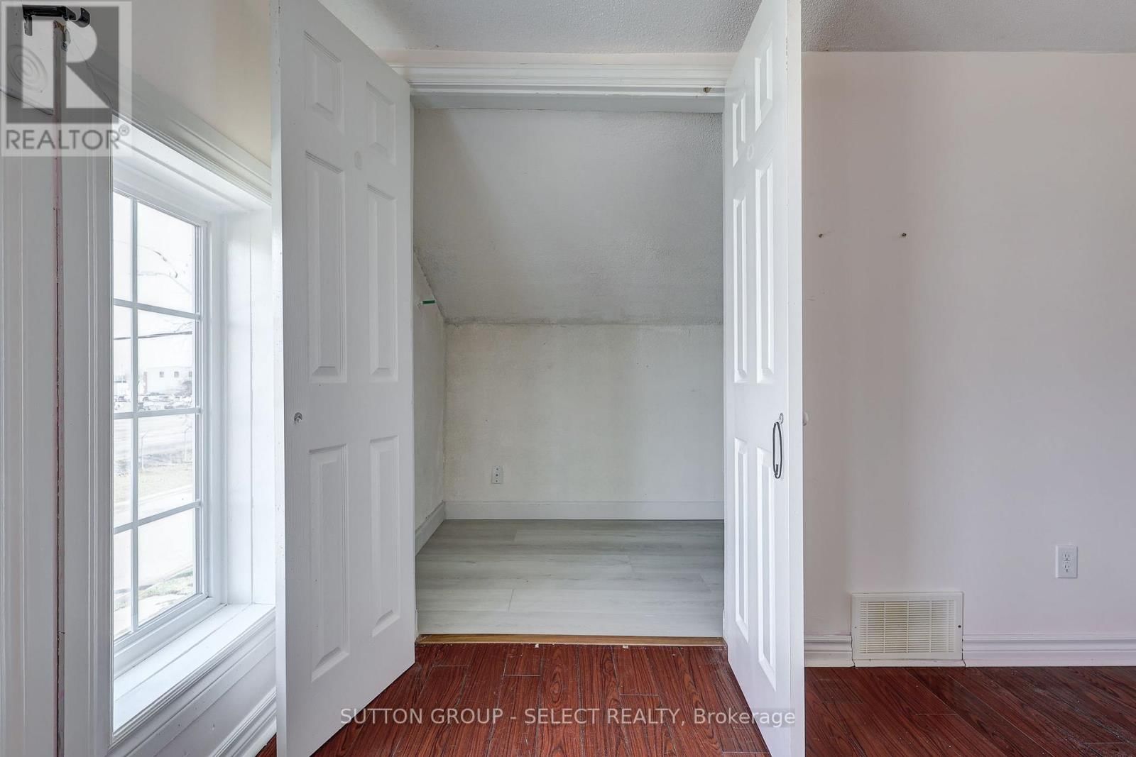 471 BURBROOK PLACE Image 28