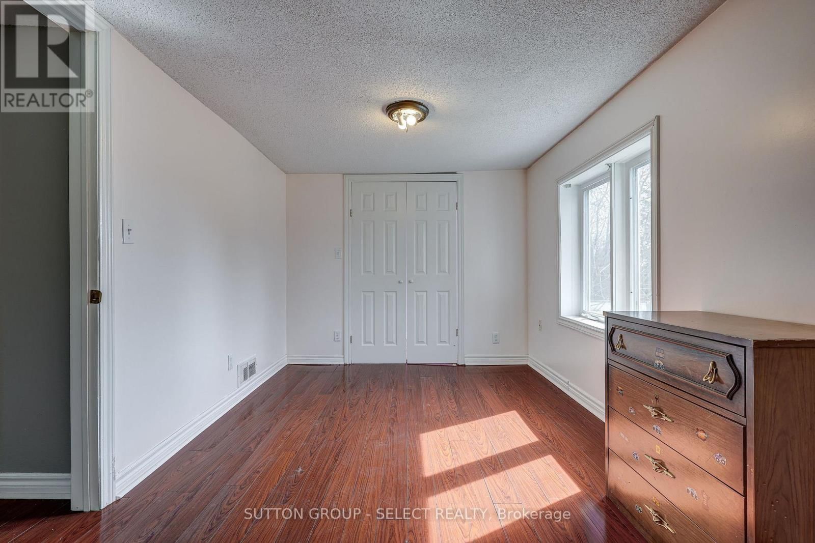 471 BURBROOK PLACE Image 32