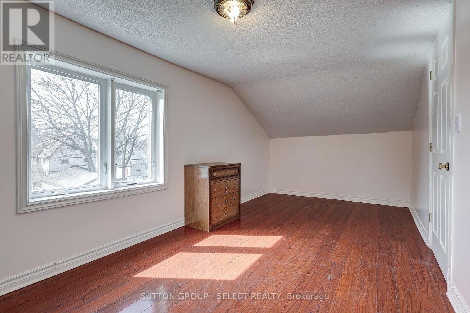 471 BURBROOK PLACE Image 33