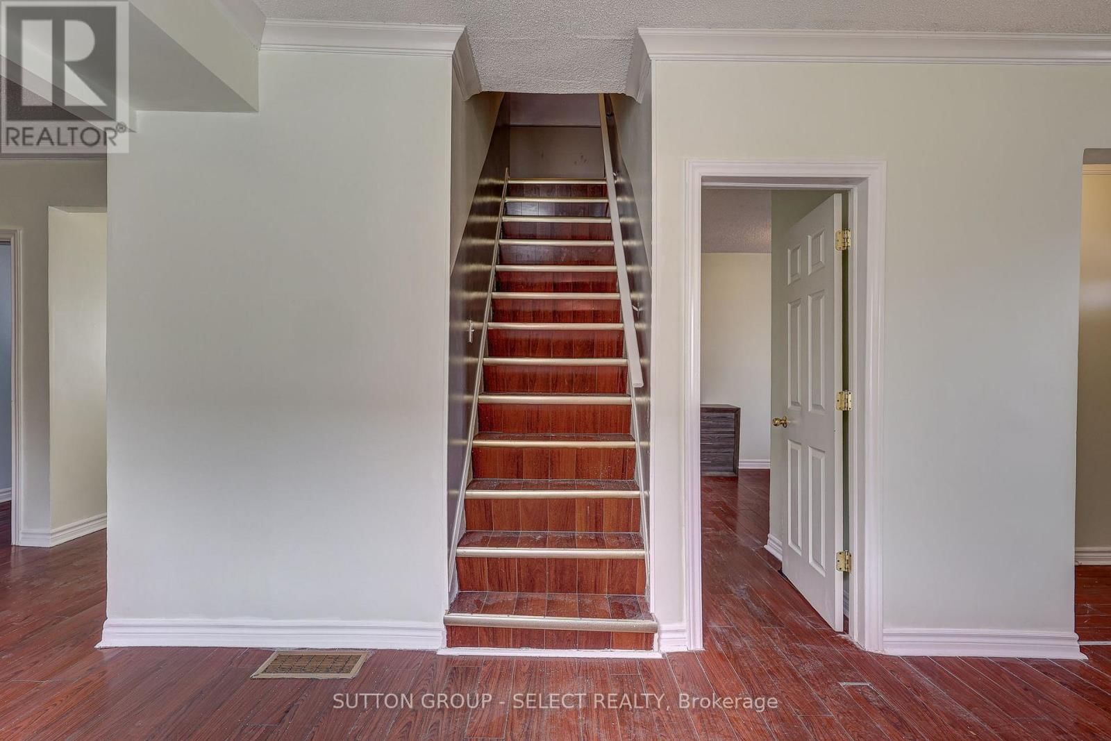 471 BURBROOK PLACE Image 9