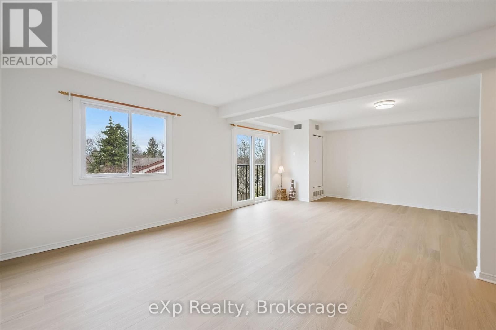 212 - 456 JANEFIELD AVENUE Image 6