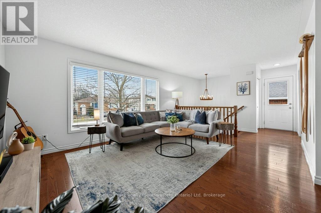 113 SANDERSON DRIVE Image 12