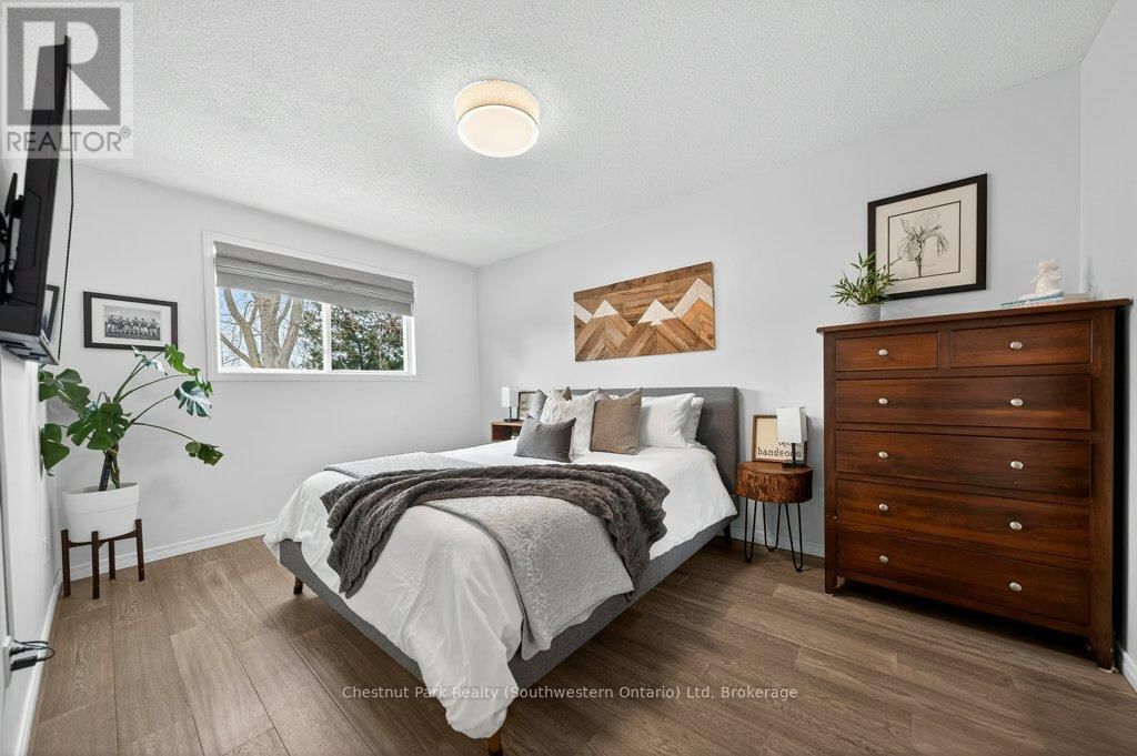 113 SANDERSON DRIVE Image 24