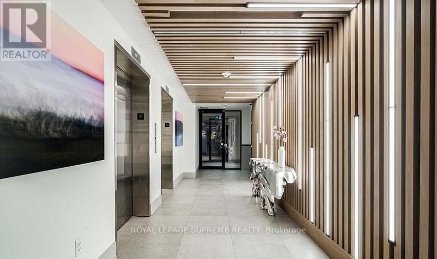 324 - 600 NORTH SERVICE ROAD Image 3