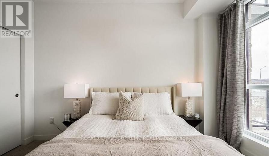 324 - 600 NORTH SERVICE ROAD Image 8