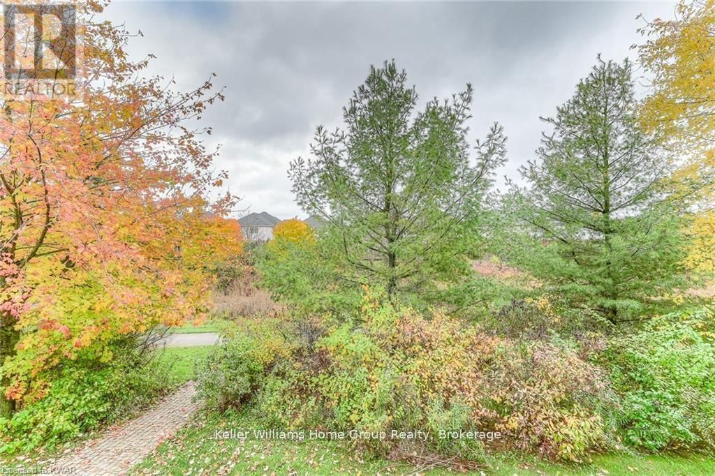 23 - 151 CLAIRFIELDS DRIVE EAST Image 35