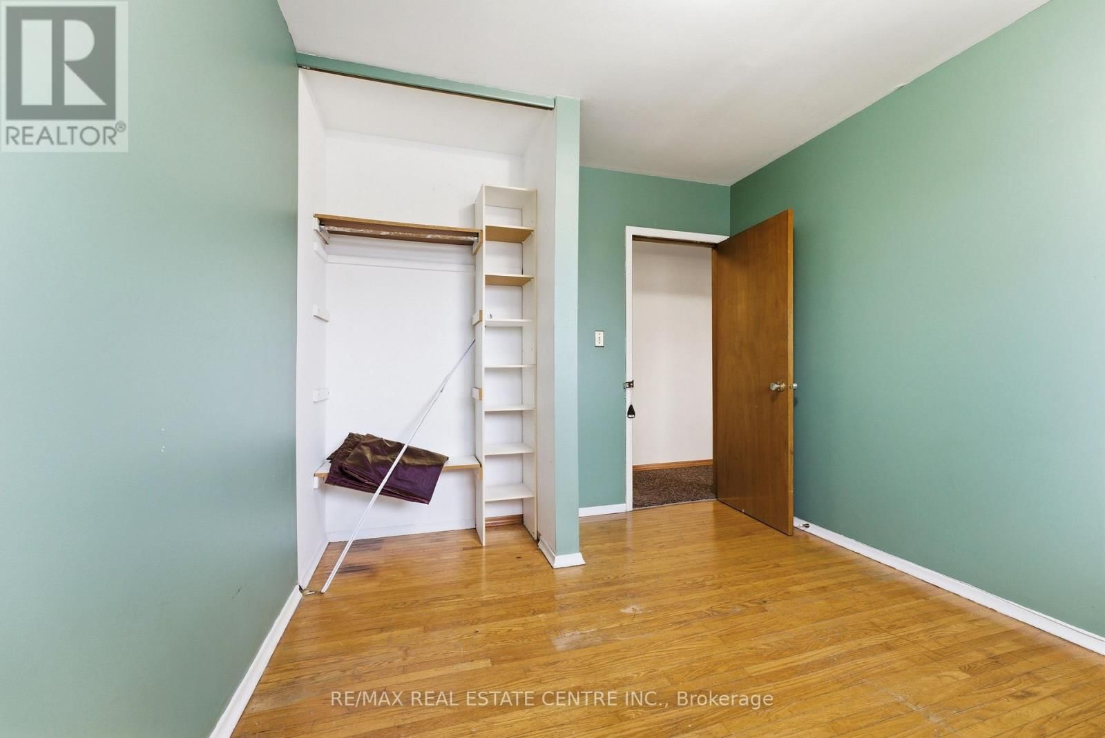 640 BRIDGE STREET EAST Image 23