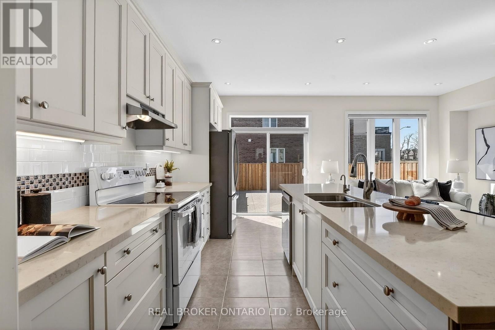 4 BEASLEY GROVE Image 13