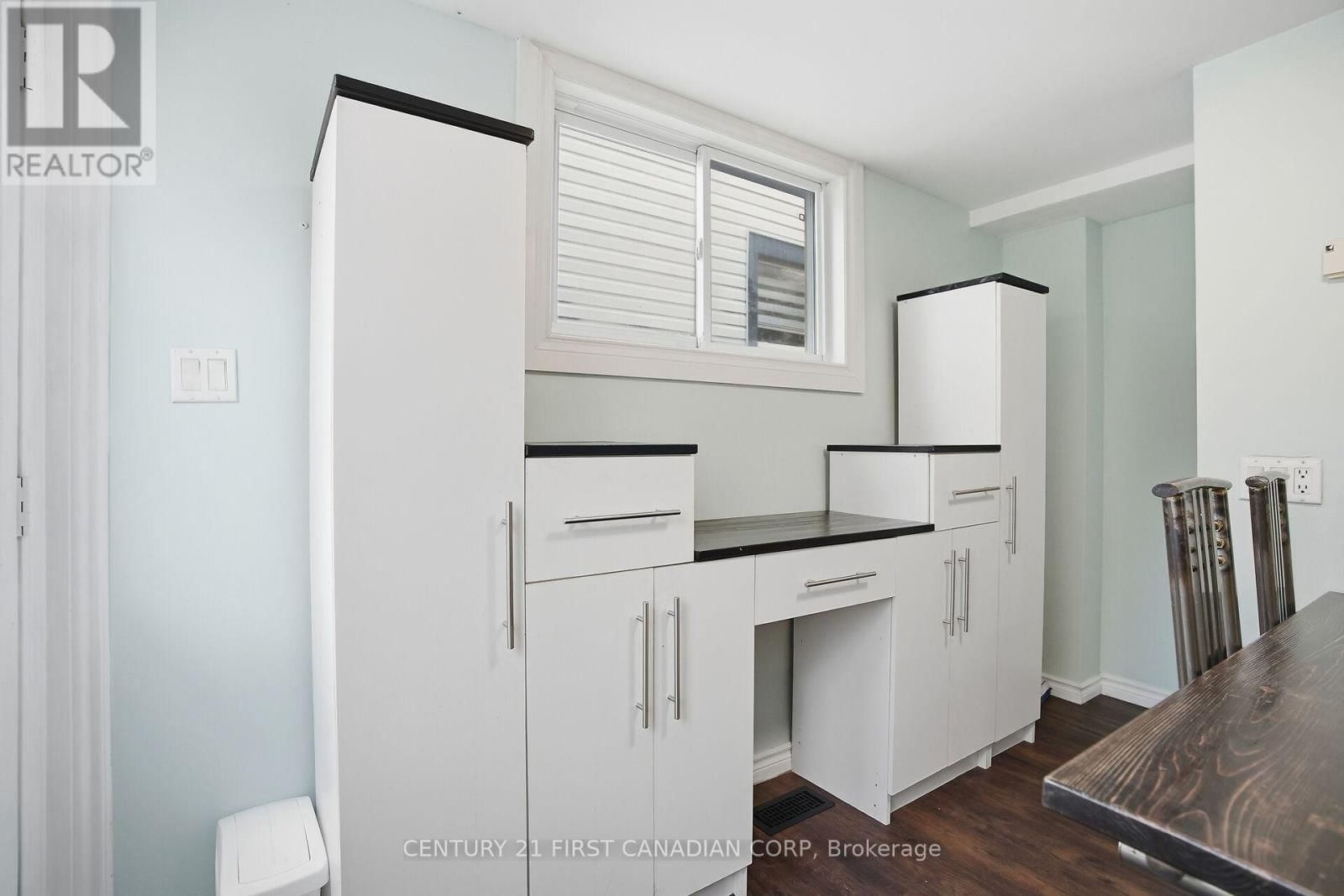 228 SOUTH STREET Image 27