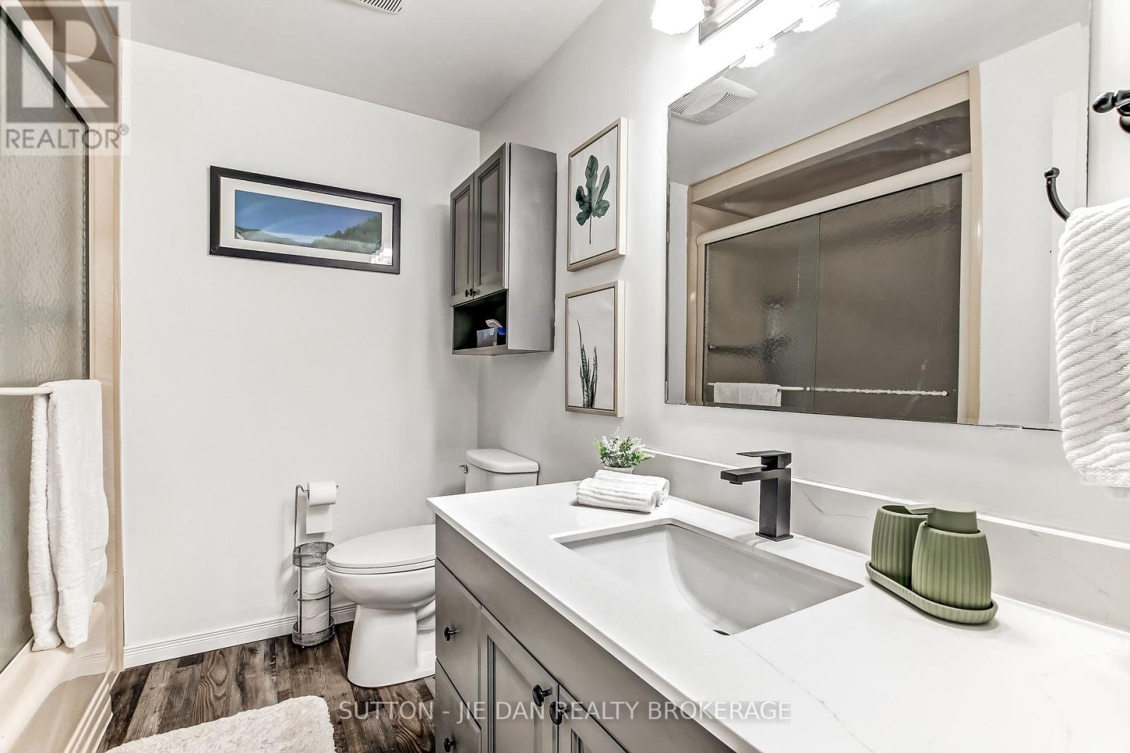 971 EAGLE CRESCENT Image 13