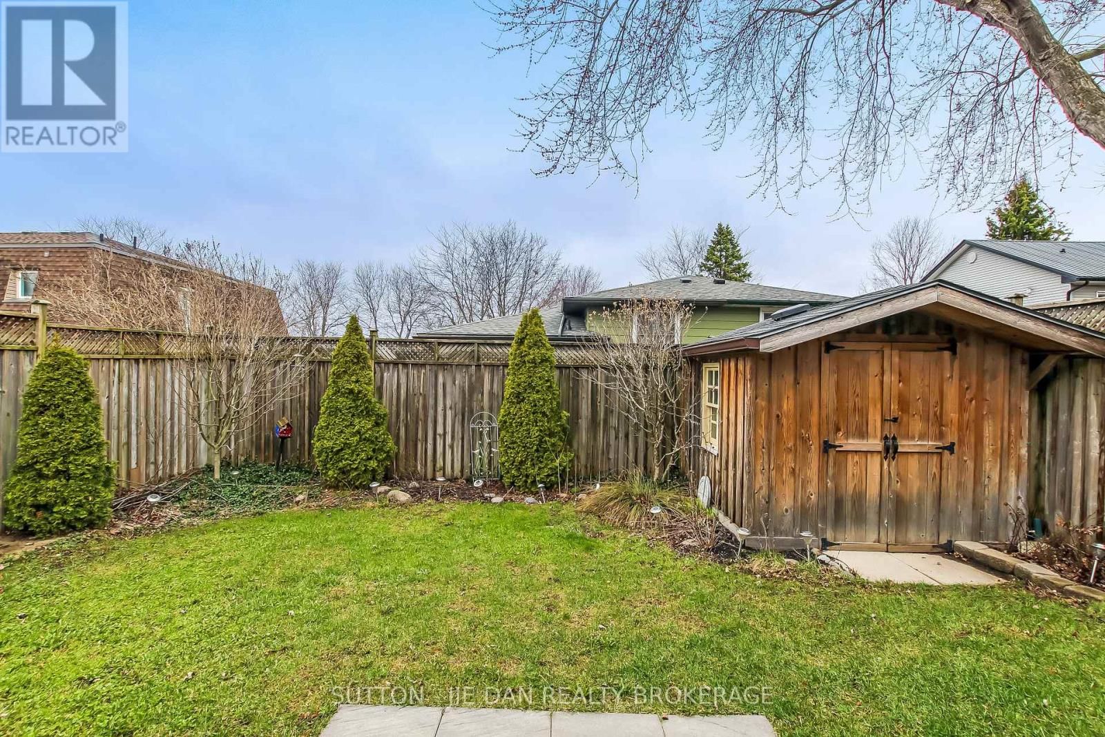 971 EAGLE CRESCENT Image 19