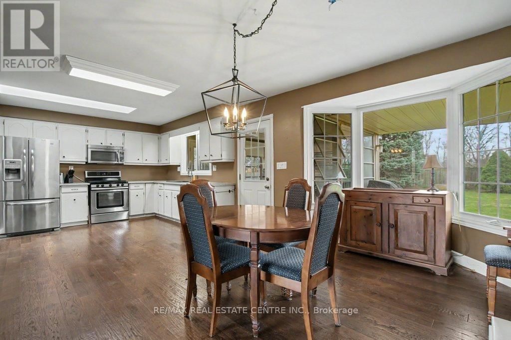 18 6TH CONCESSION ROAD EAST Image 12