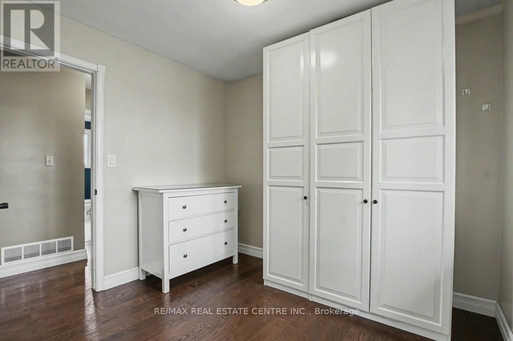 18 6TH CONCESSION ROAD EAST Image 16