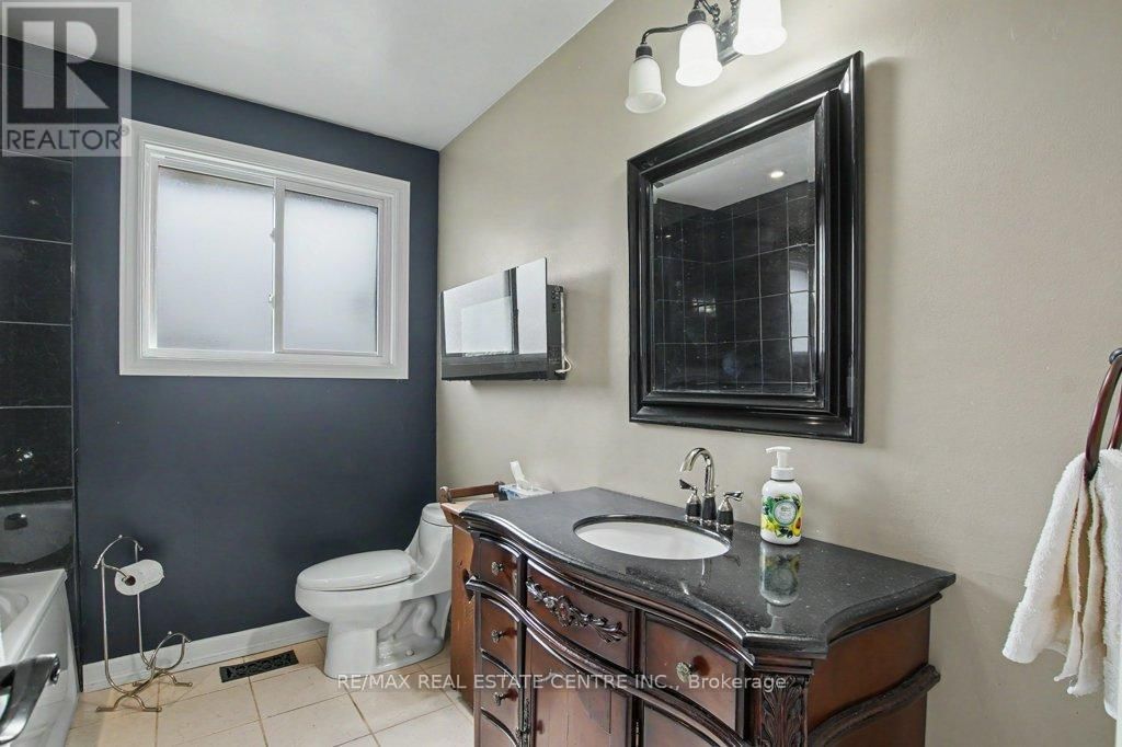 18 6TH CONCESSION ROAD EAST Image 21