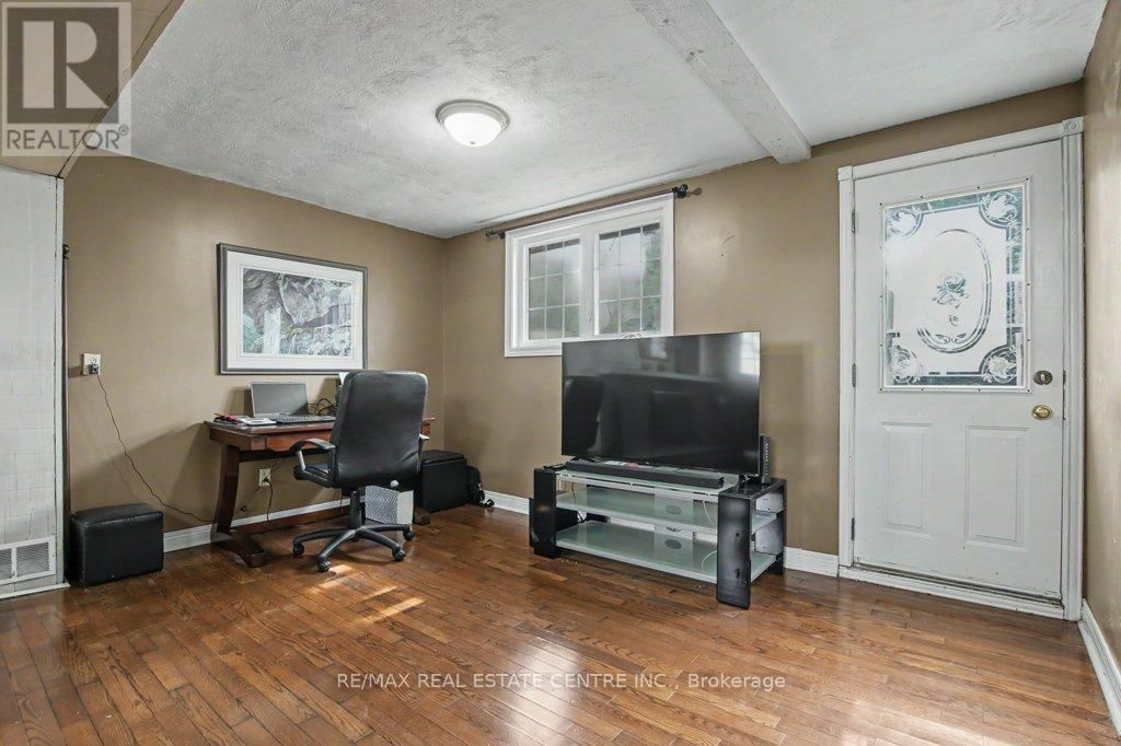 18 6TH CONCESSION ROAD EAST Image 23