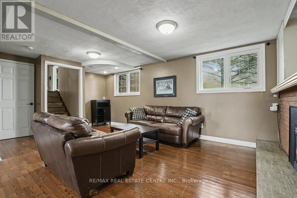 18 6TH CONCESSION ROAD EAST Image 24