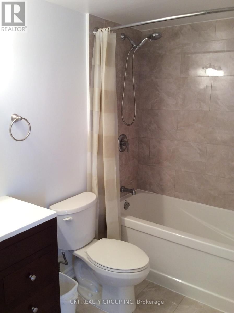 910 - 45 HOLLAND AVENUE Image 16