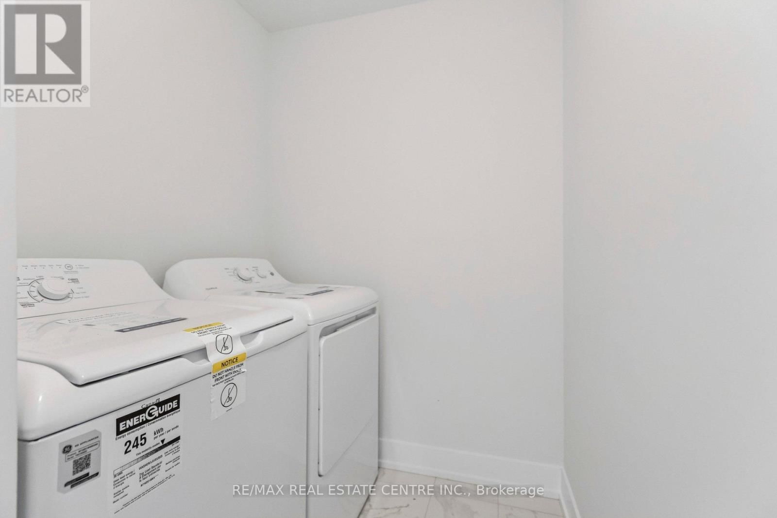 123 MAPLE STREET Image 39