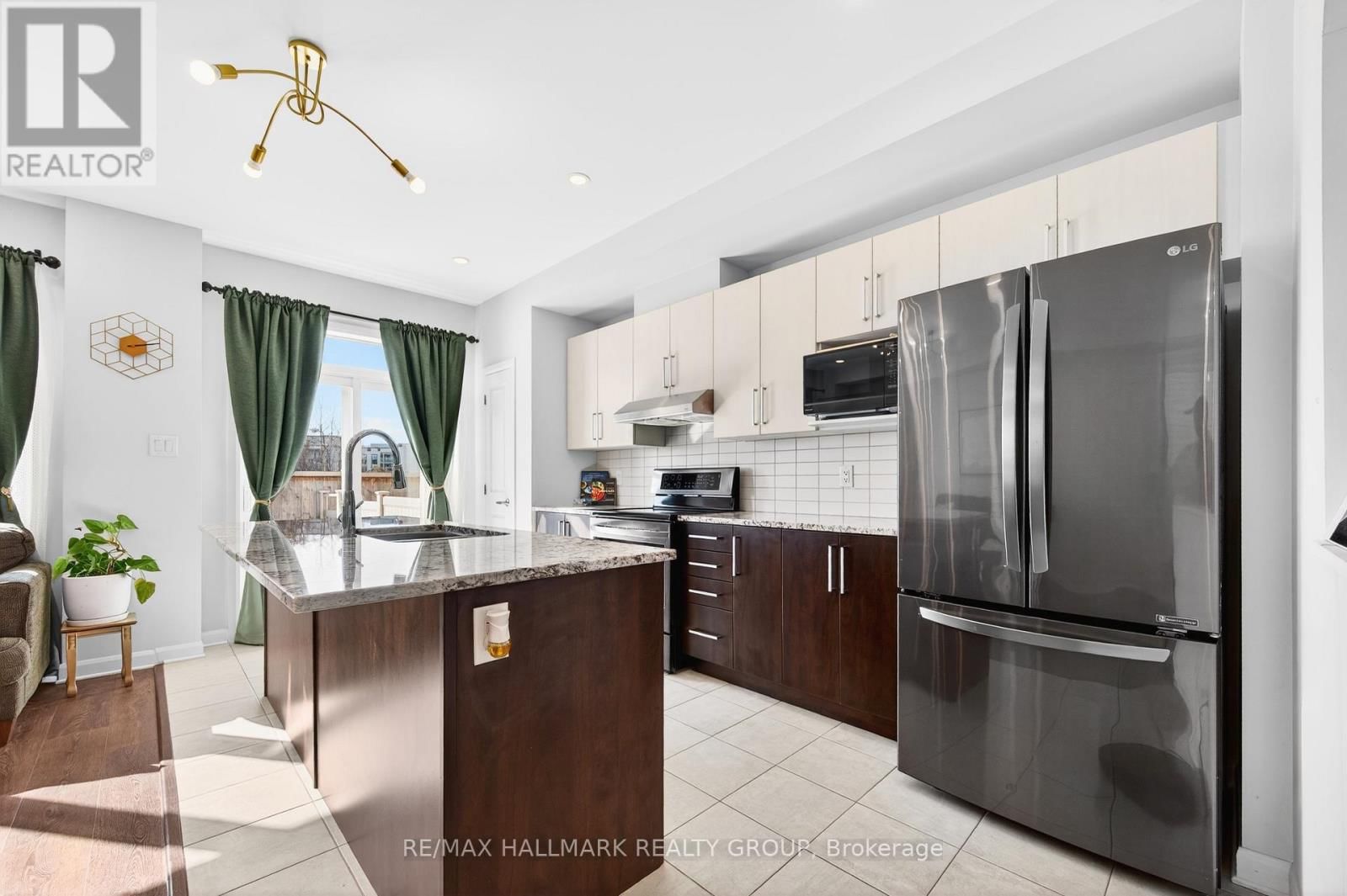 562 CLEMENCY CRESCENT Image 11