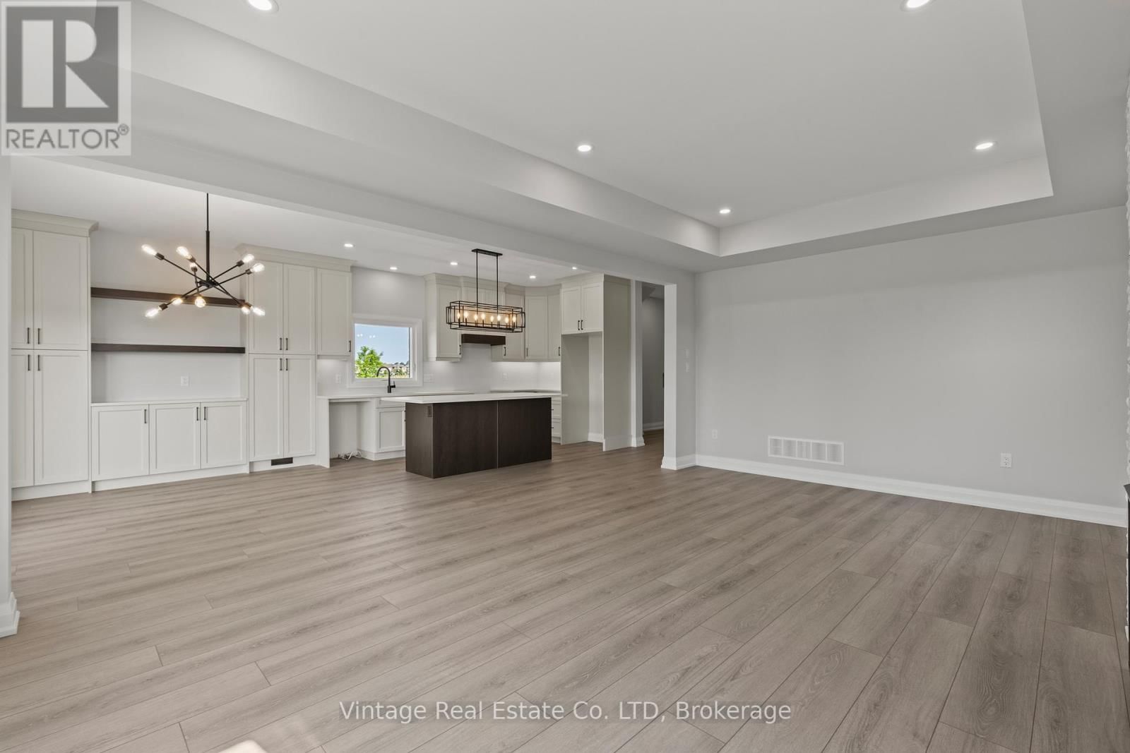 7455 MAJESTIC TRAIL Image 9