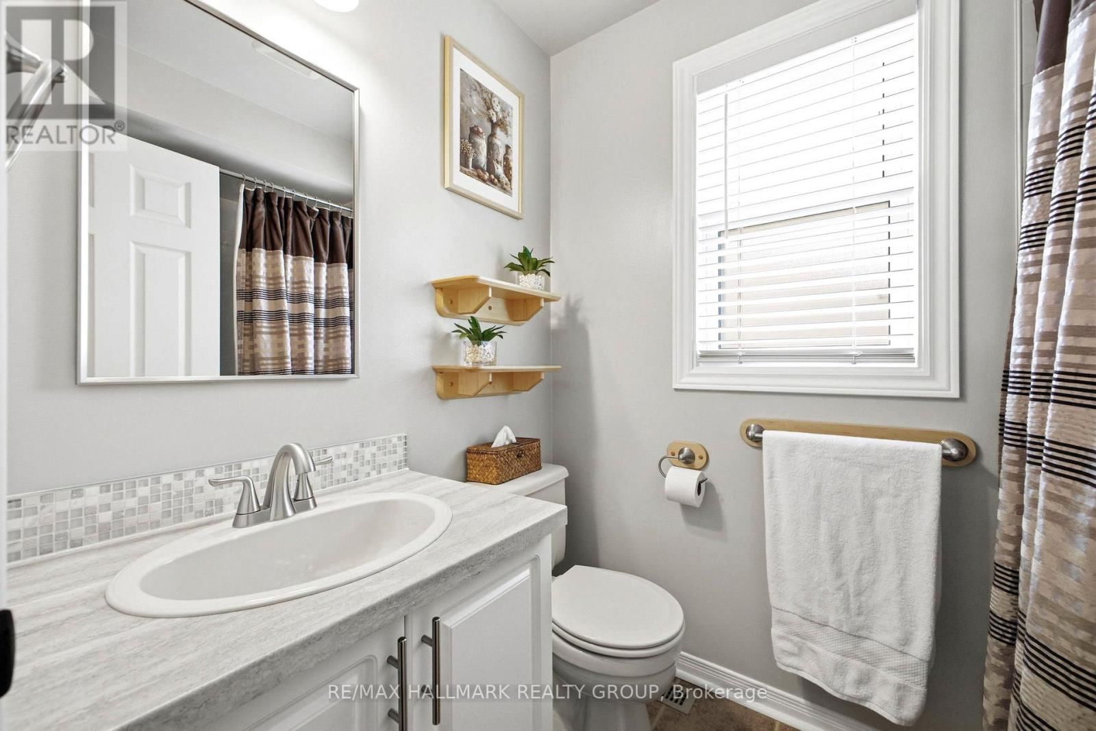 178 EQUESTRIAN DRIVE Image 23