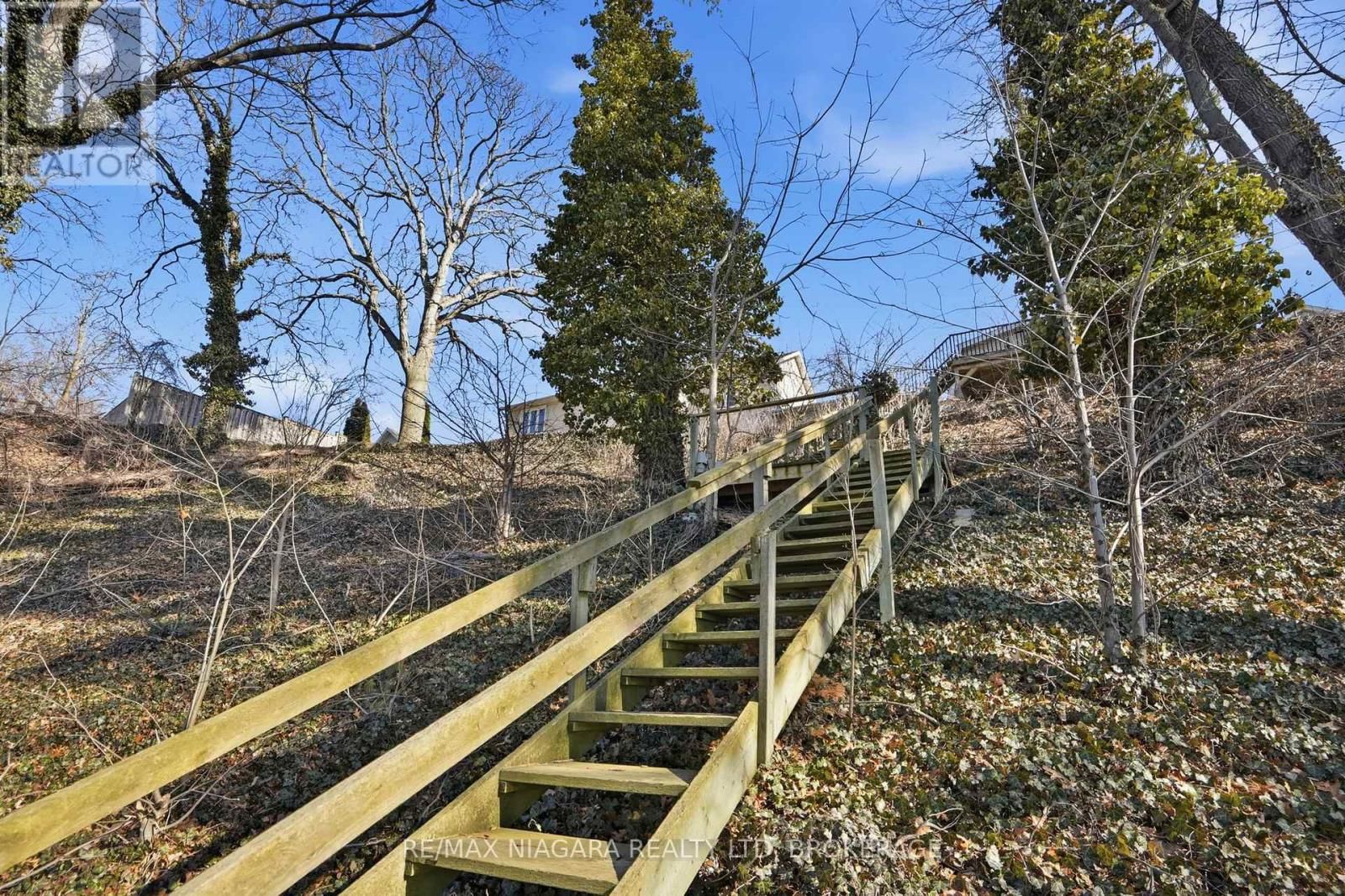 50 HENLEY DRIVE Image 40