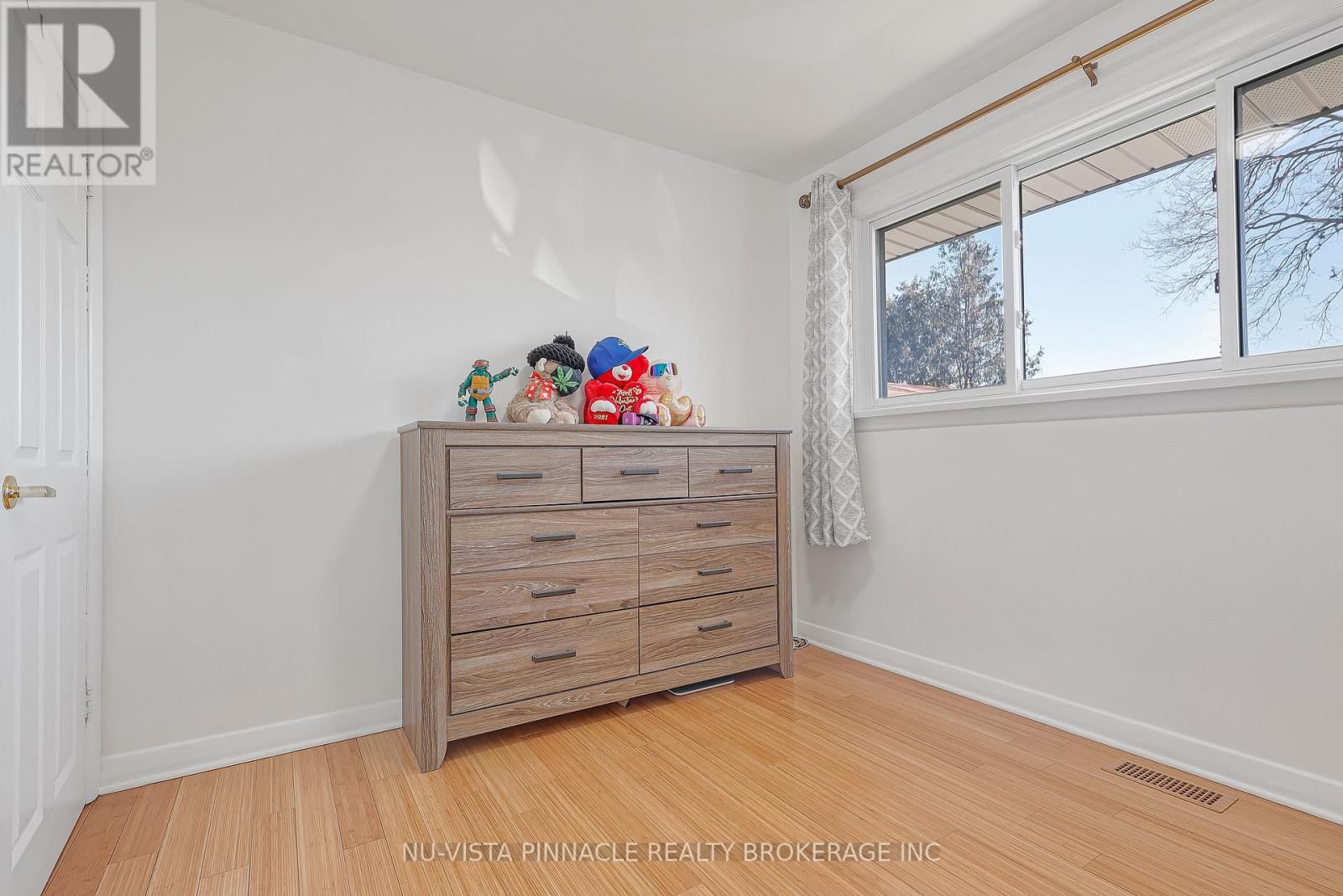 1911 CRYSTAL CRESCENT Image 19