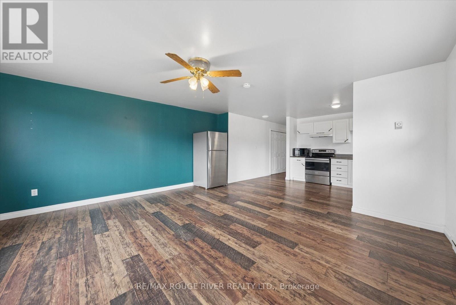 6 CRAWFORD DRIVE Image 18