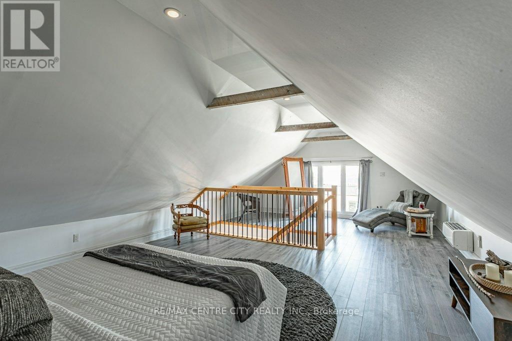 971 ELIAS STREET Image 28