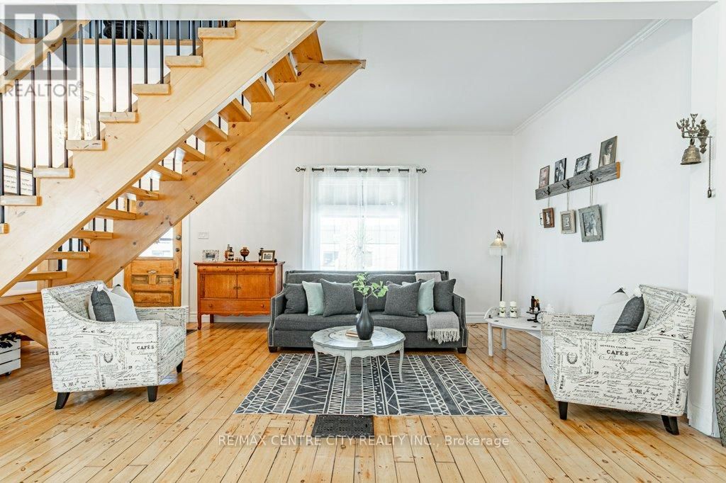 971 ELIAS STREET Image 6