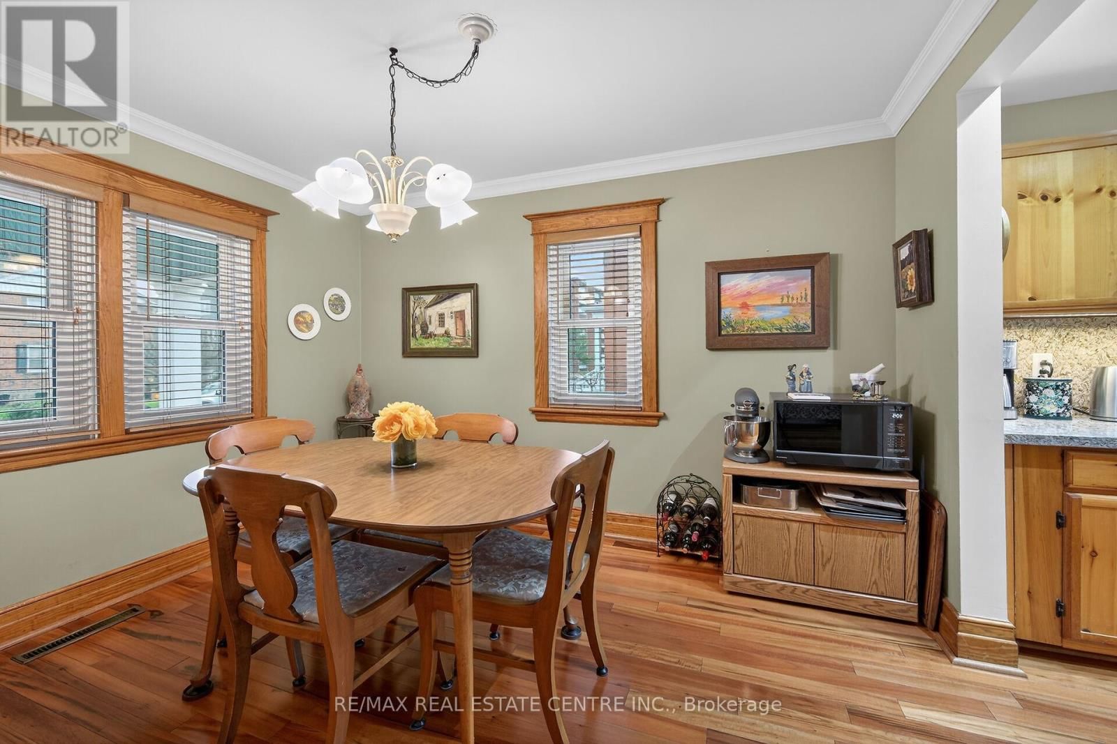 3 SECOND STREET SOUTH Image 12