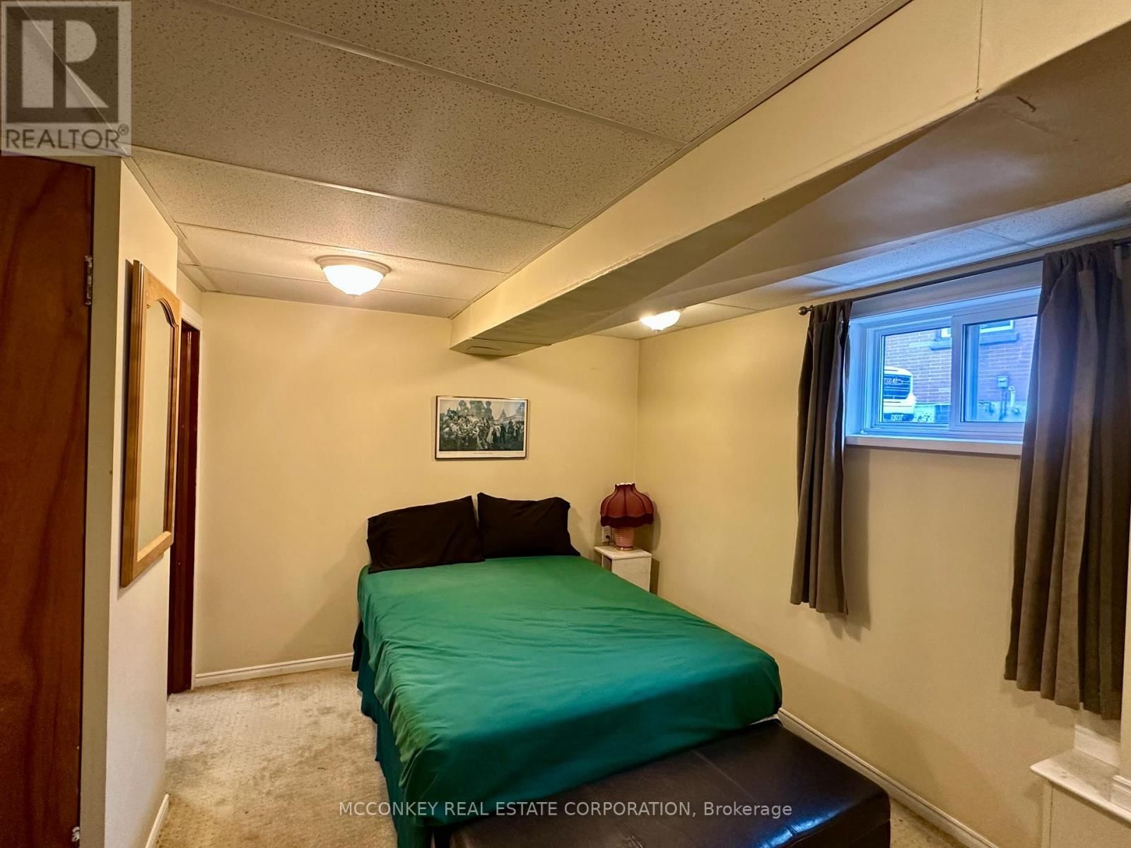 320 MCKELLAR STREET Image 17