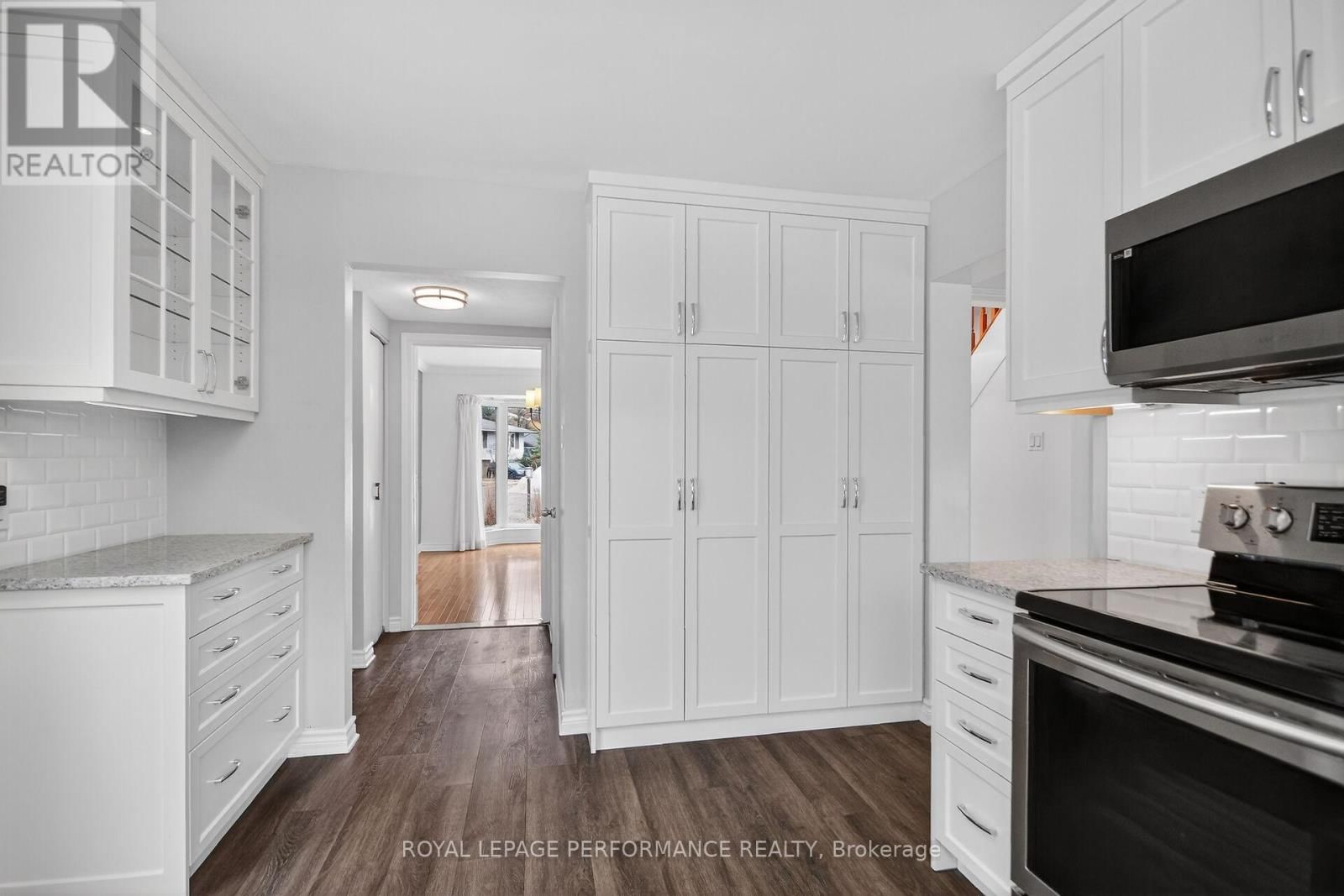 15 HALLOWELL COURT Image 19