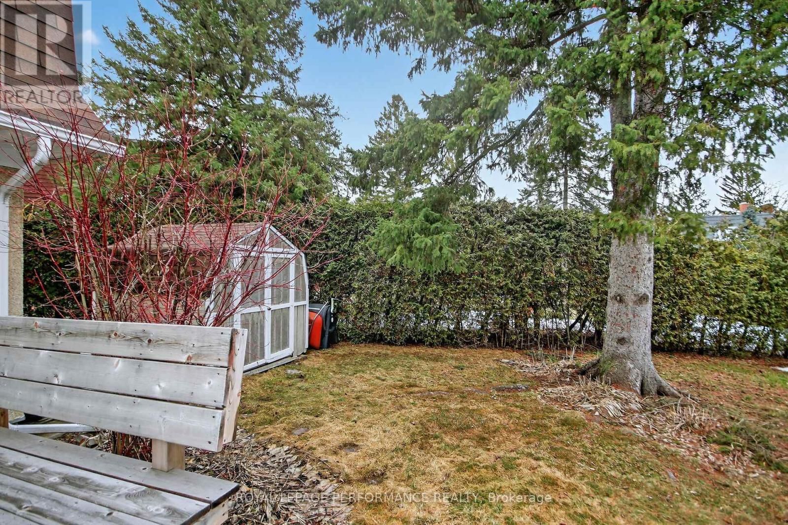 15 HALLOWELL COURT Image 42