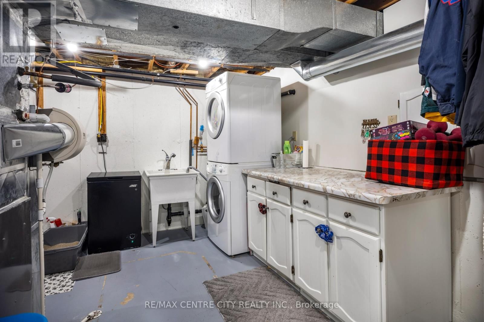 18 HIGHVIEW DRIVE Image 26