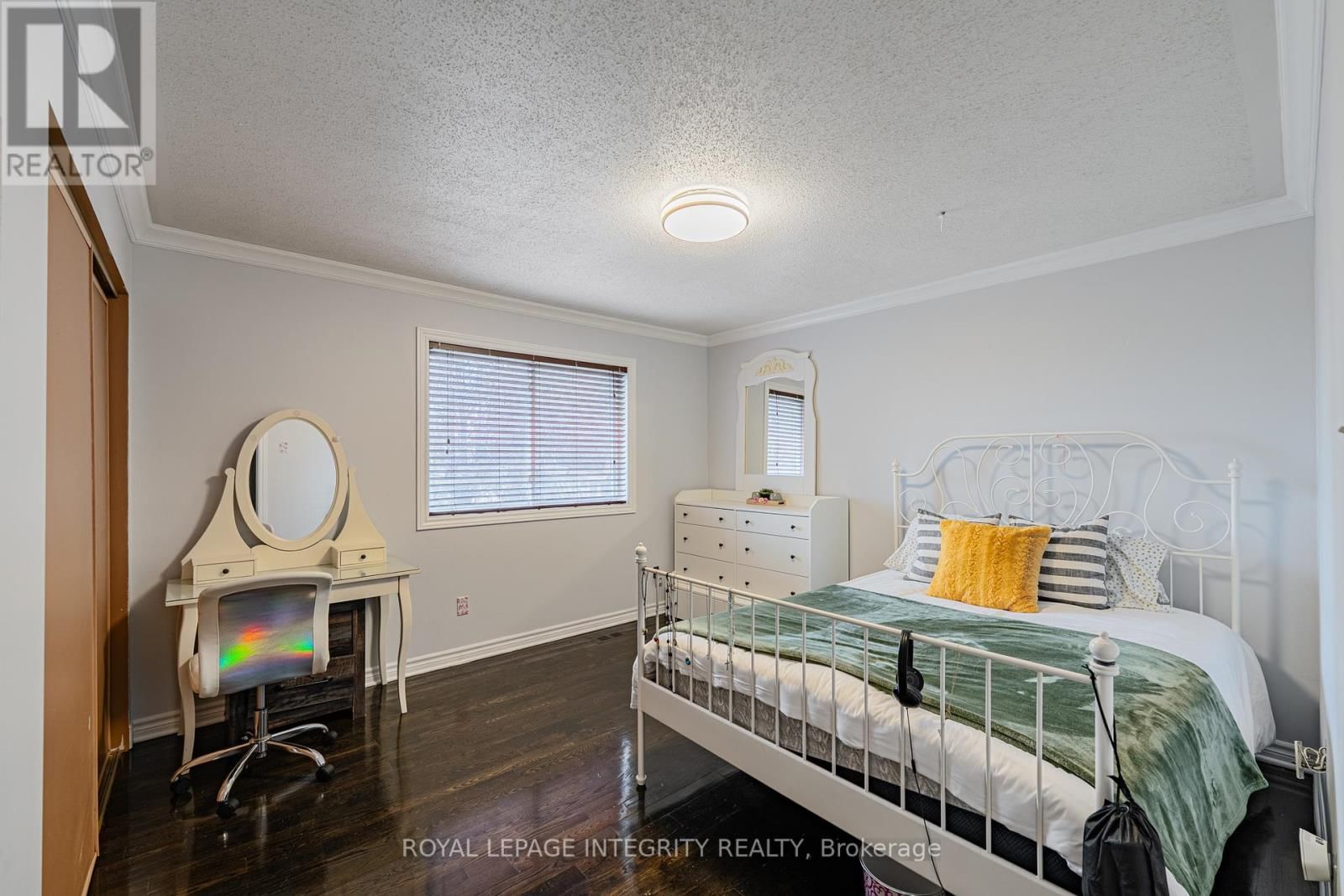 3318 DUNROBIN ROAD Image 24