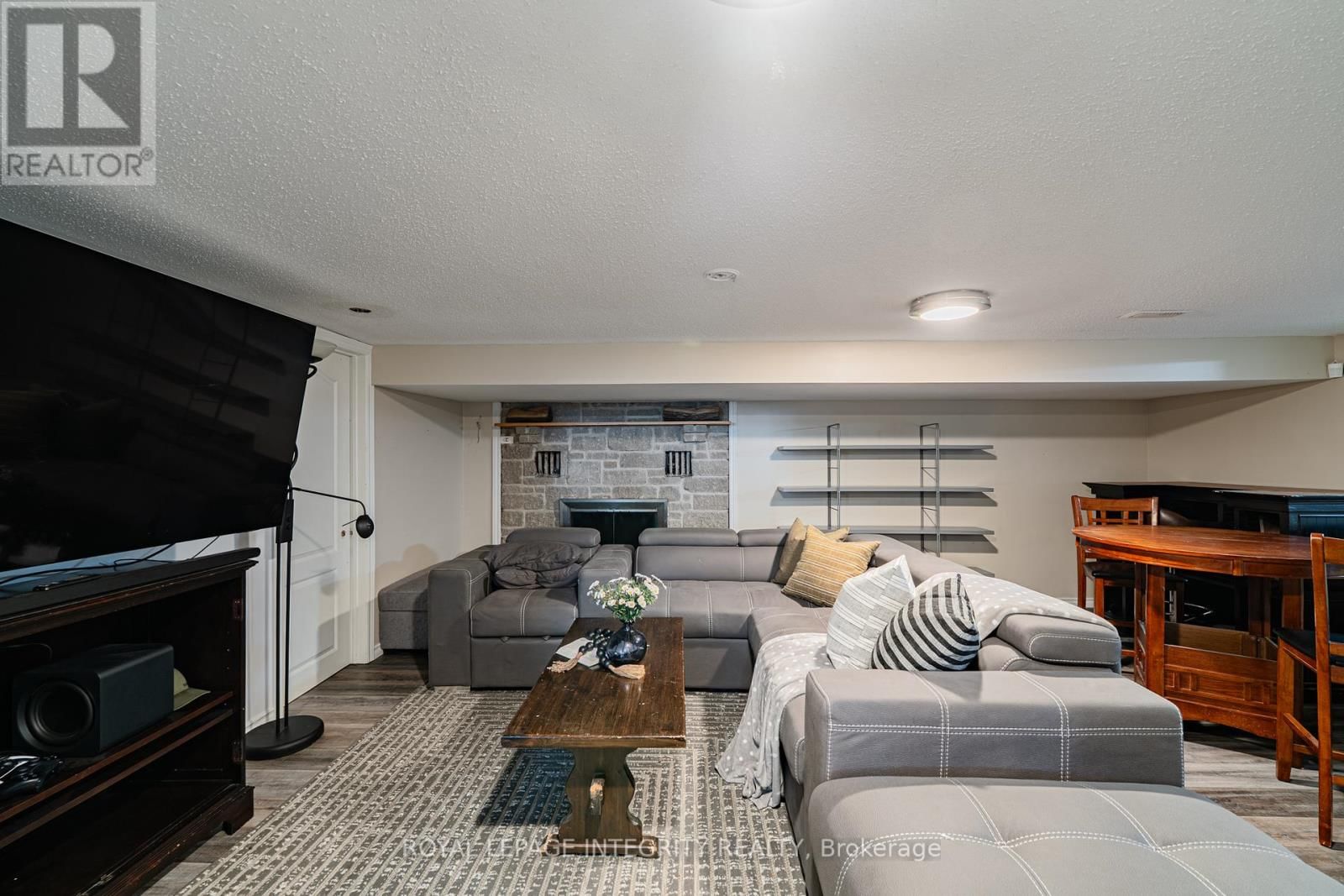 3318 DUNROBIN ROAD Image 28