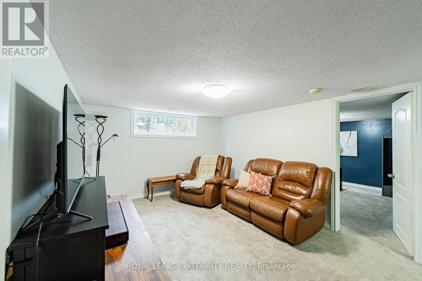 3318 DUNROBIN ROAD Image 34