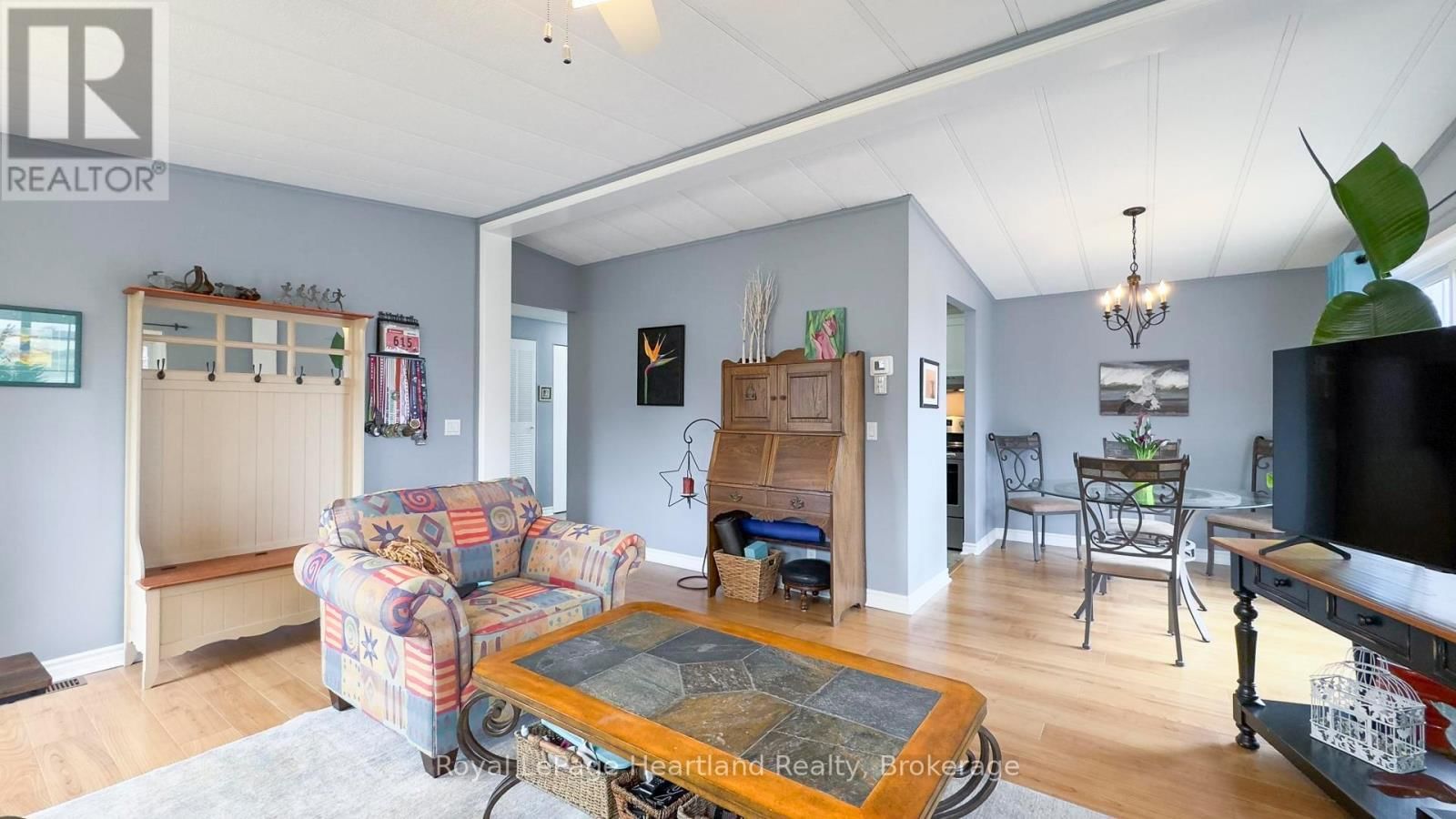 52 ALGONQUIN LANE Image 8