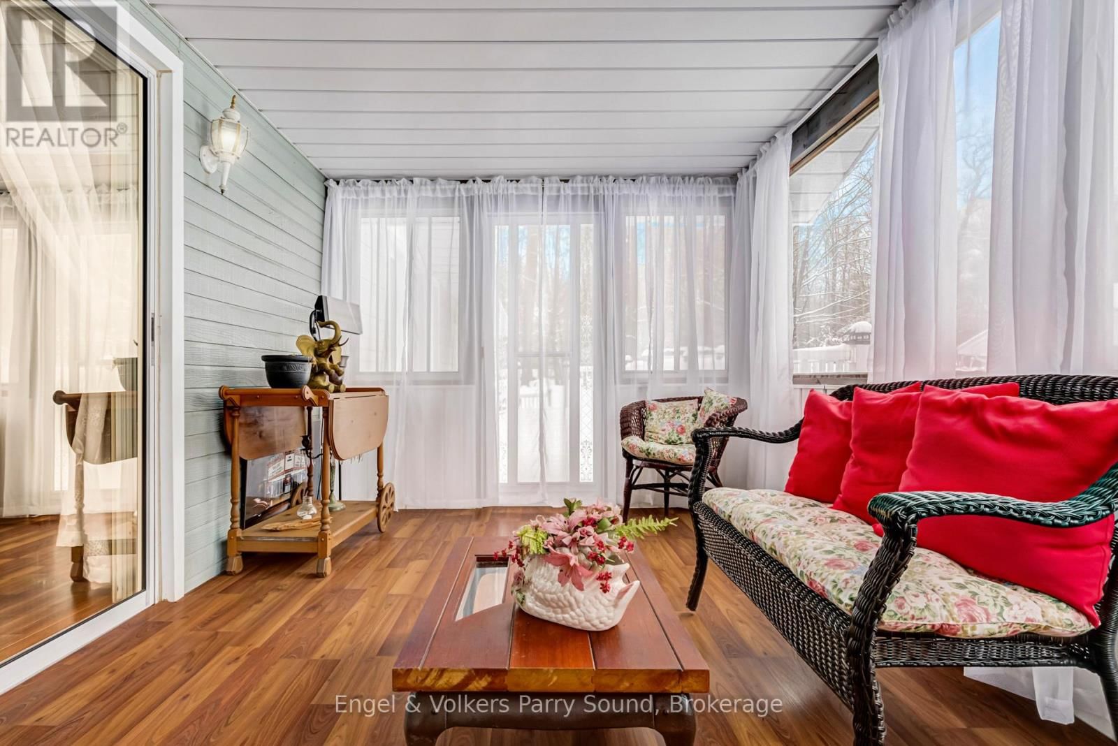 3 SQUIRREL AVENUE Image 19