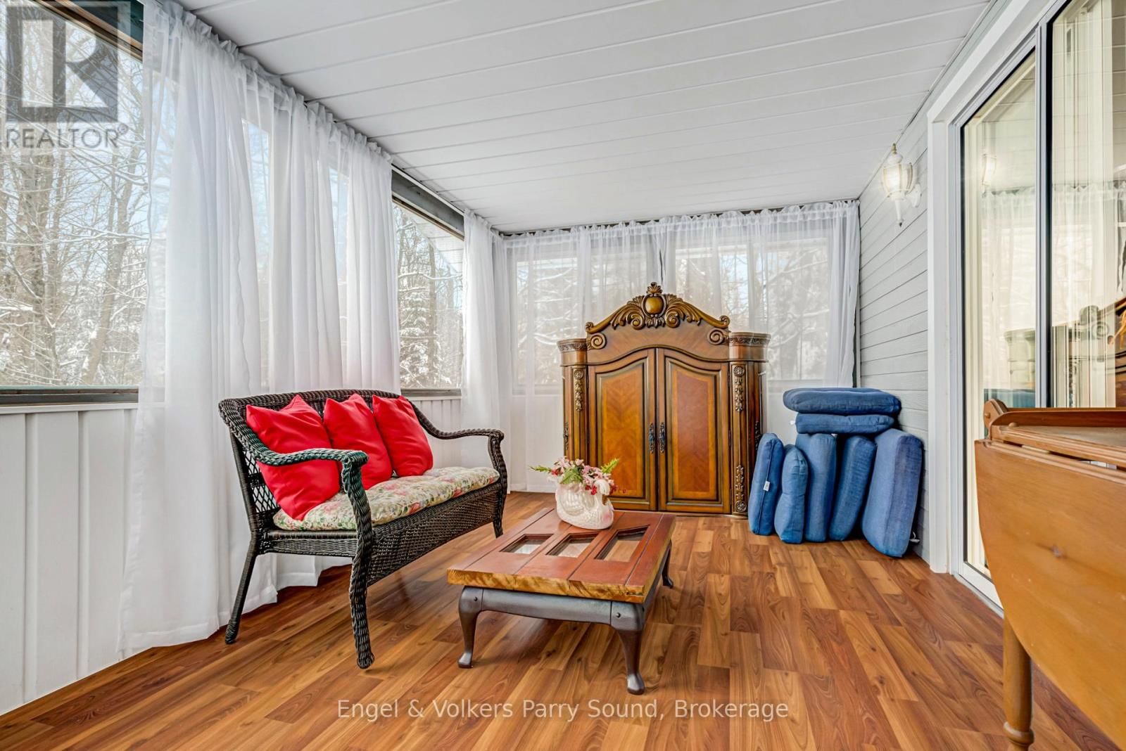 3 SQUIRREL AVENUE Image 20