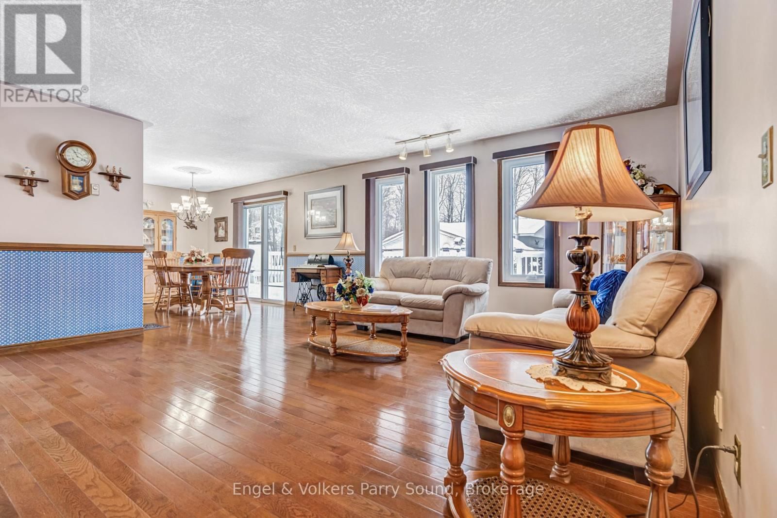 3 SQUIRREL AVENUE Image 7