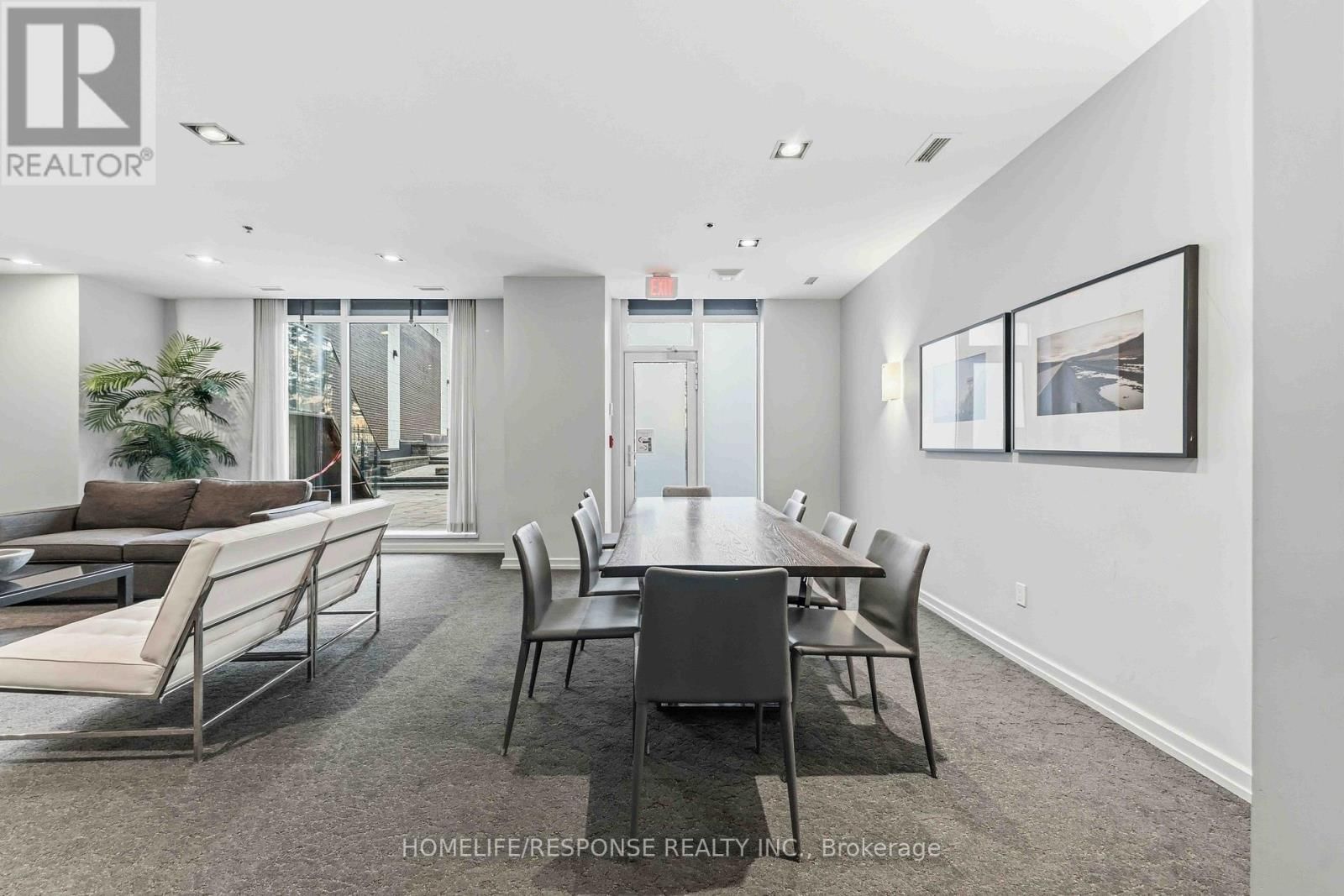 501 - 360 PATRICIA AVENUE Image 26