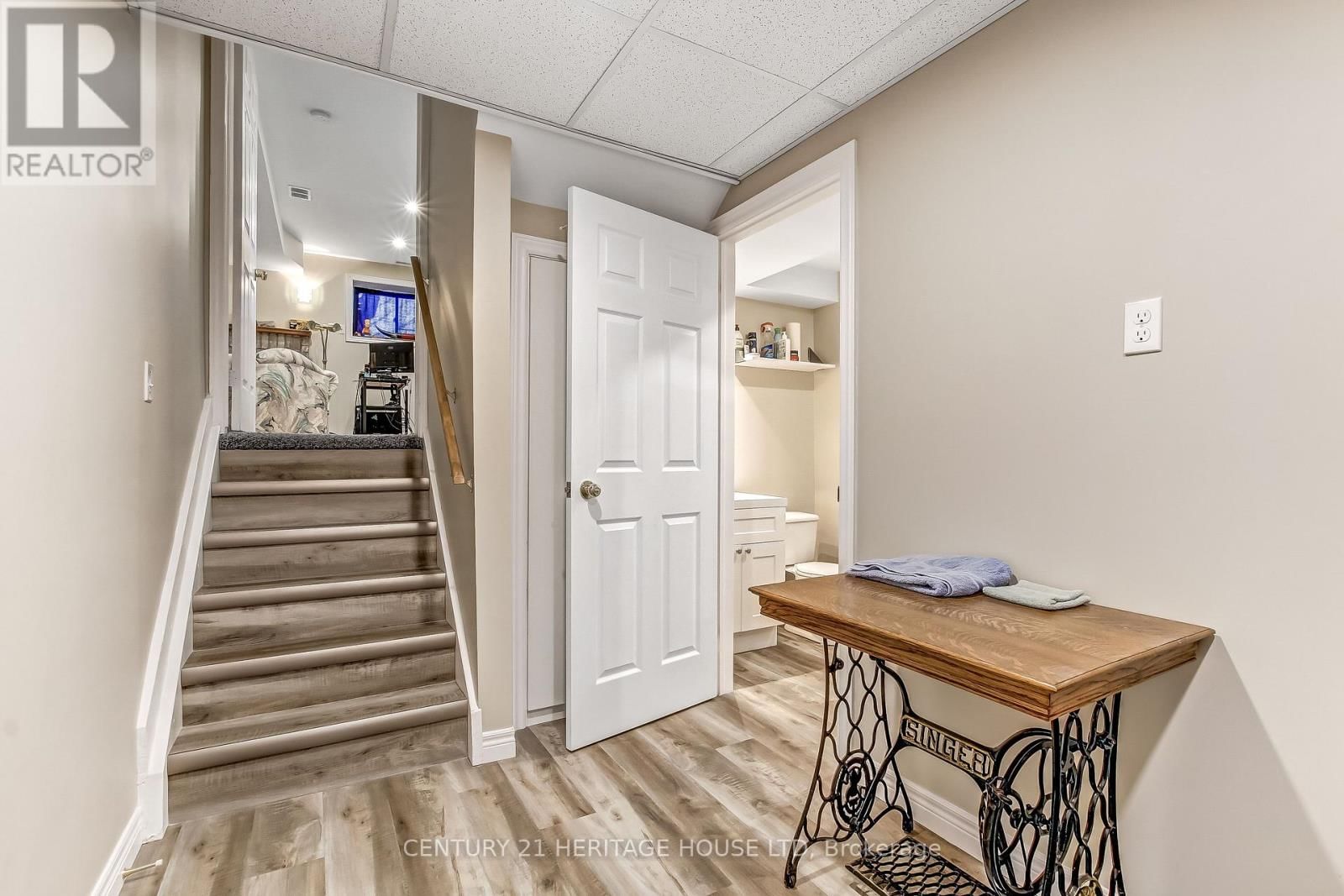 18 HICKORY BOULEVARD WEST Image 18